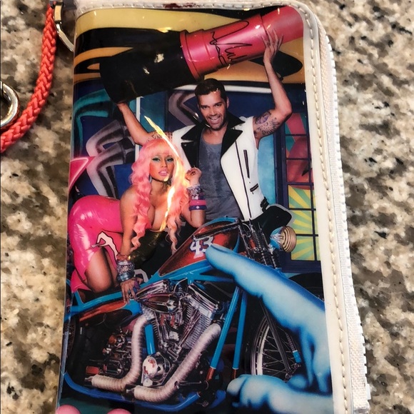 MAC Cosmetics VG Wallet - Picture 2 of 6